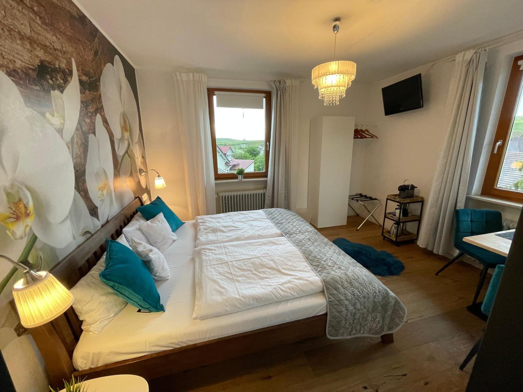 Zum Rayers Cafe-Restaurant & Boutique-Hotel Niederrotweil Room photo
