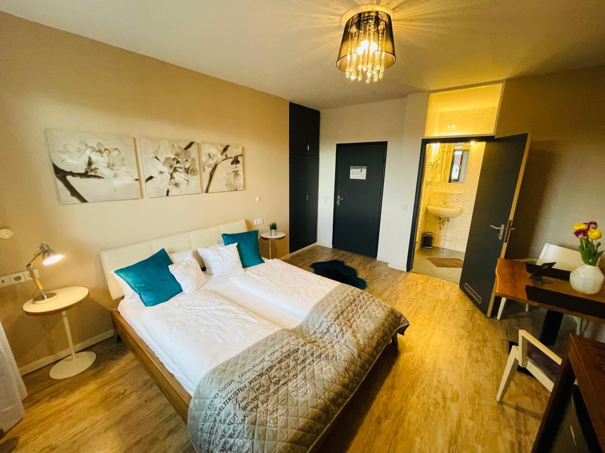 Zum Rayers Cafe-Restaurant & Boutique-Hotel Niederrotweil Room photo