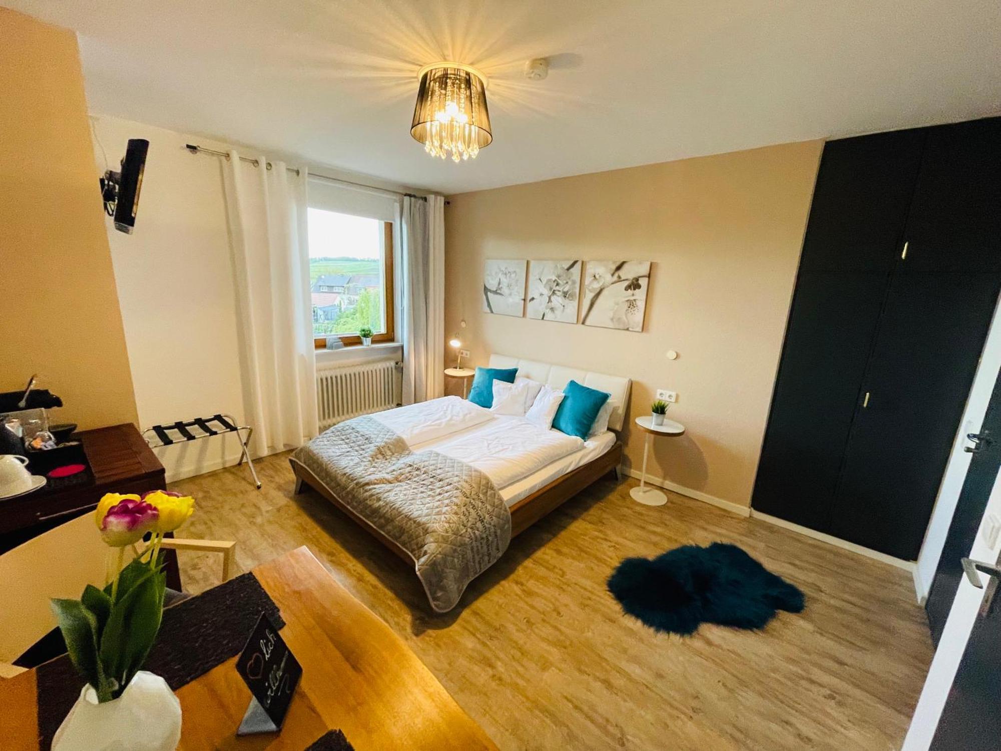 Zum Rayers Cafe-Restaurant & Boutique-Hotel Niederrotweil Room photo